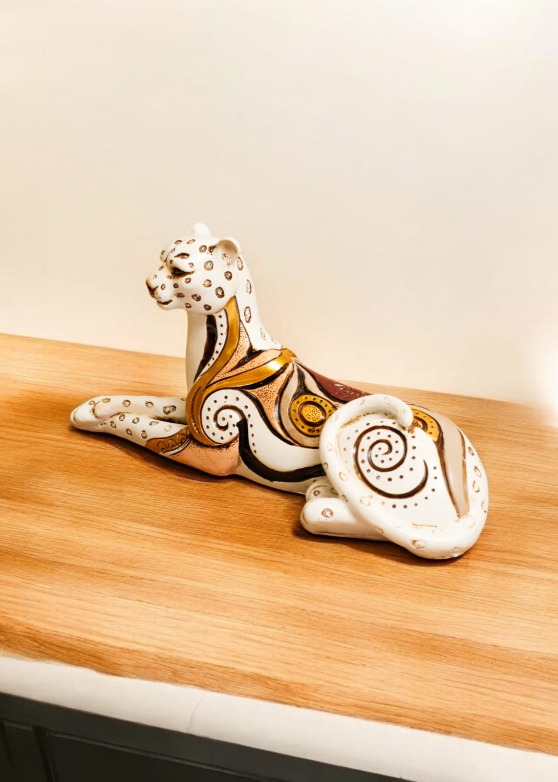 ARTISTIC LEOPARD FIGURINE