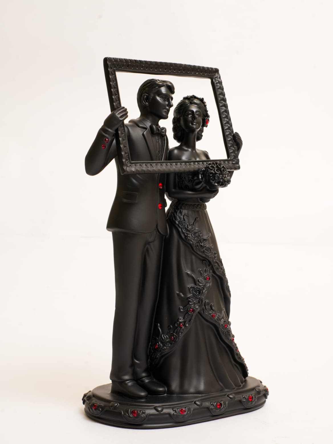 PICTURE-PERFECT LOVE WEDDING FIGURINE