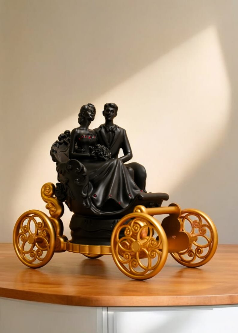 Romantic Couple Showpiece for Home Décor