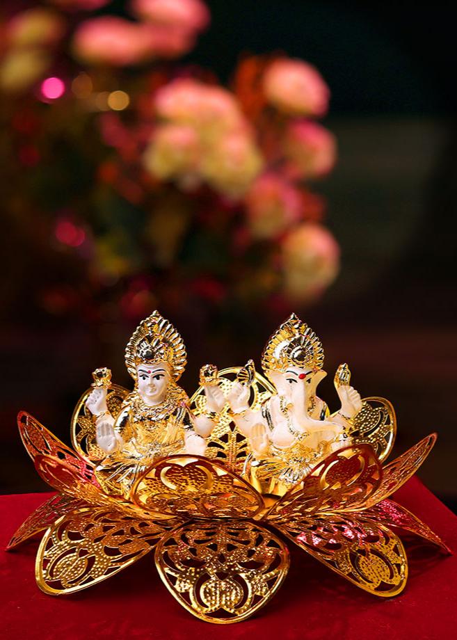 Laxmi Ganesha on Lotus