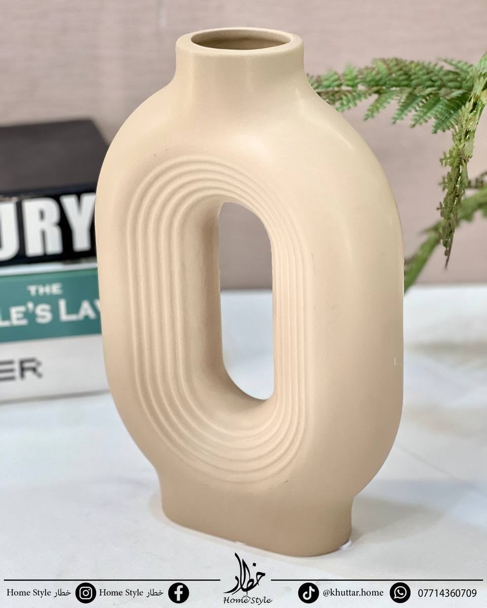 Oval Ring Vase Off White