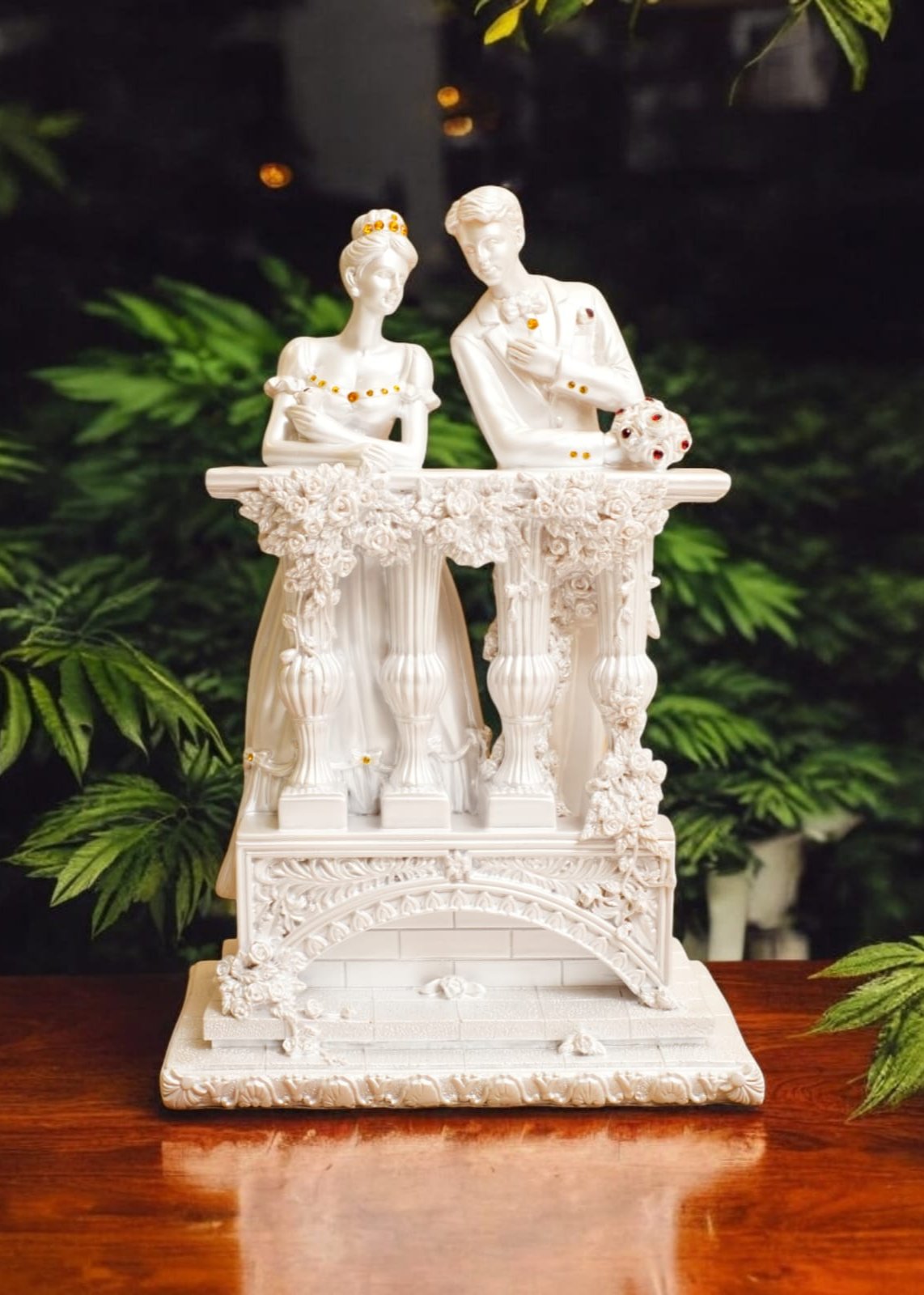 TIMELESS ROMANCE WEDDING SCULPTURE