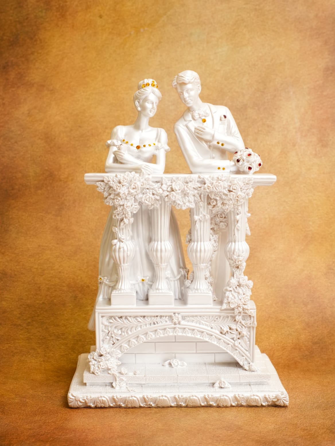 TIMELESS ROMANCE WEDDING SCULPTURE