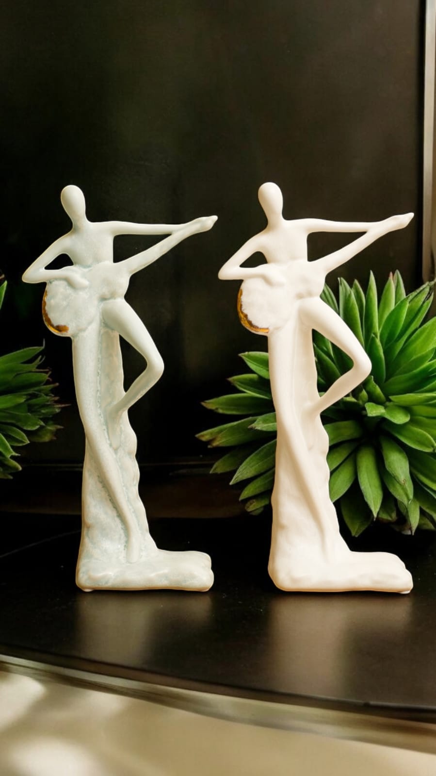 GRACE IN MOTION – ABSTRACT GUITARIST FIGURINE SET