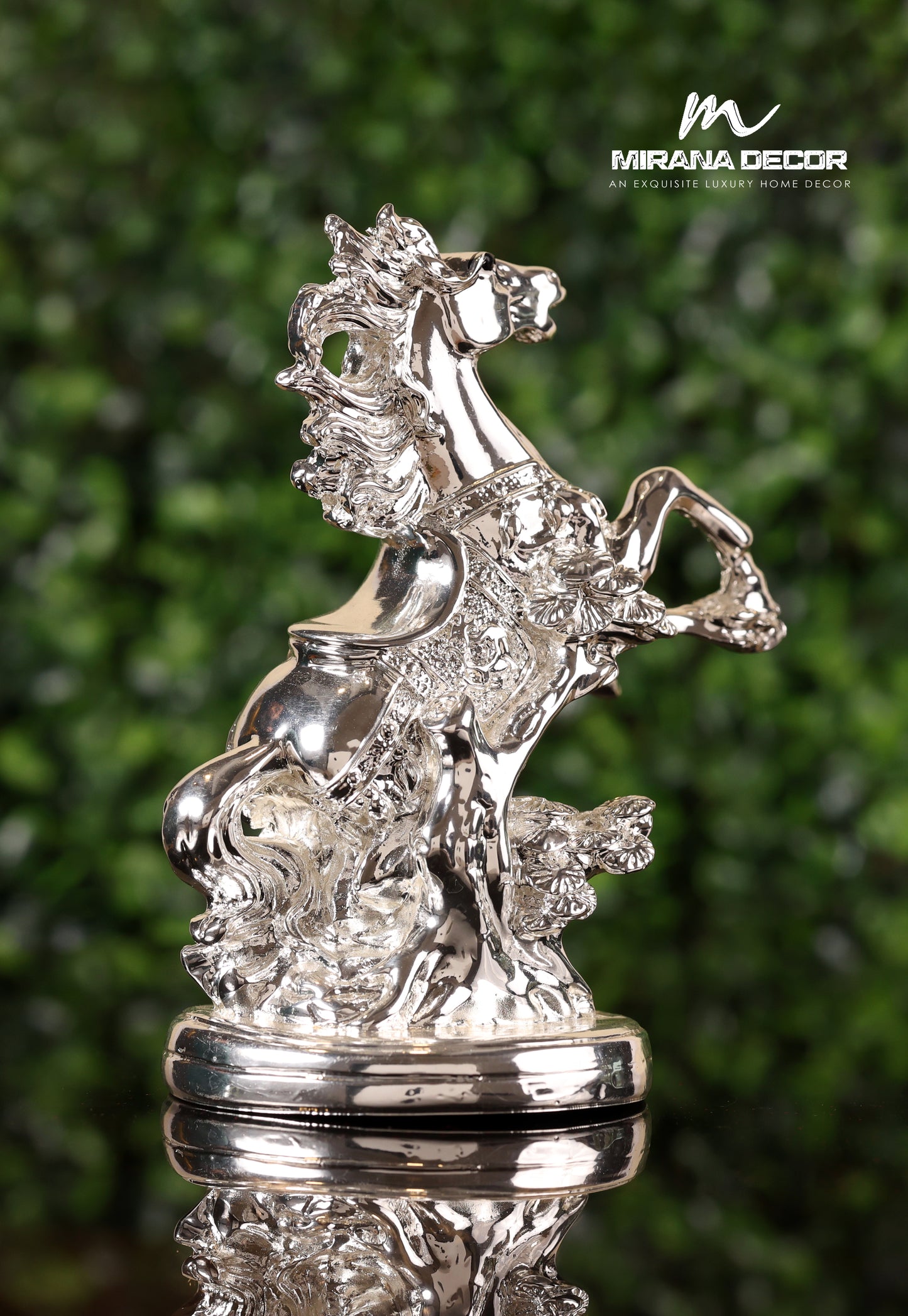 HORSE SMALL SILVER PLATED ROUND BASE