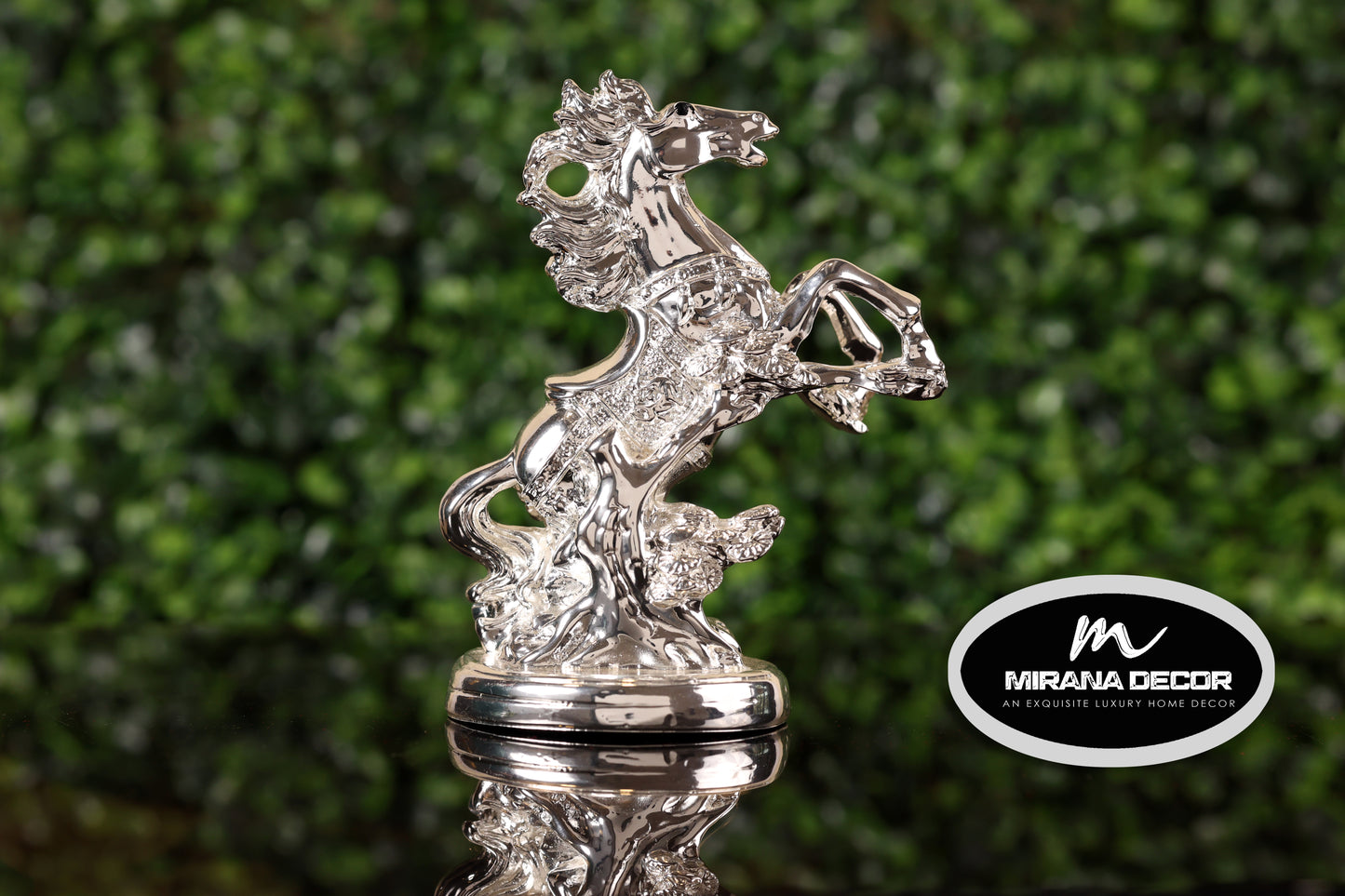 HORSE SMALL SILVER PLATED ROUND BASE