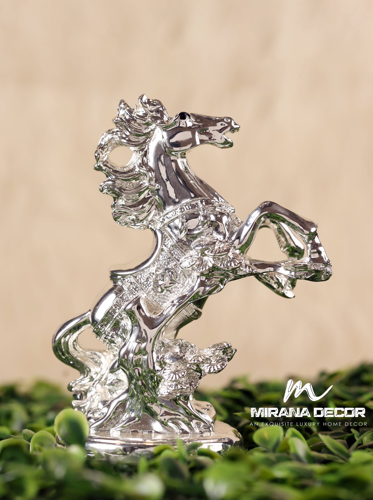 HORSE SMALL SILVER PLATED ROUND BASE