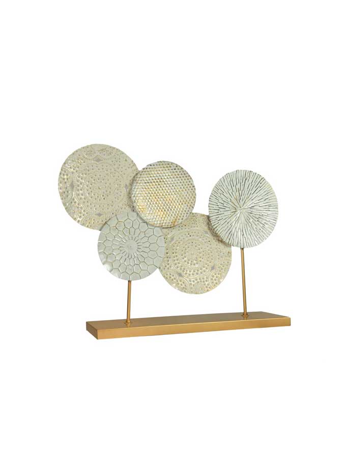 Sophisticated Table Decor in iron