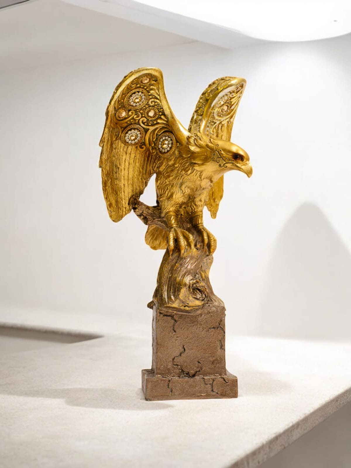 MAJESTIC GOLDEN EAGLE SCULPTURE