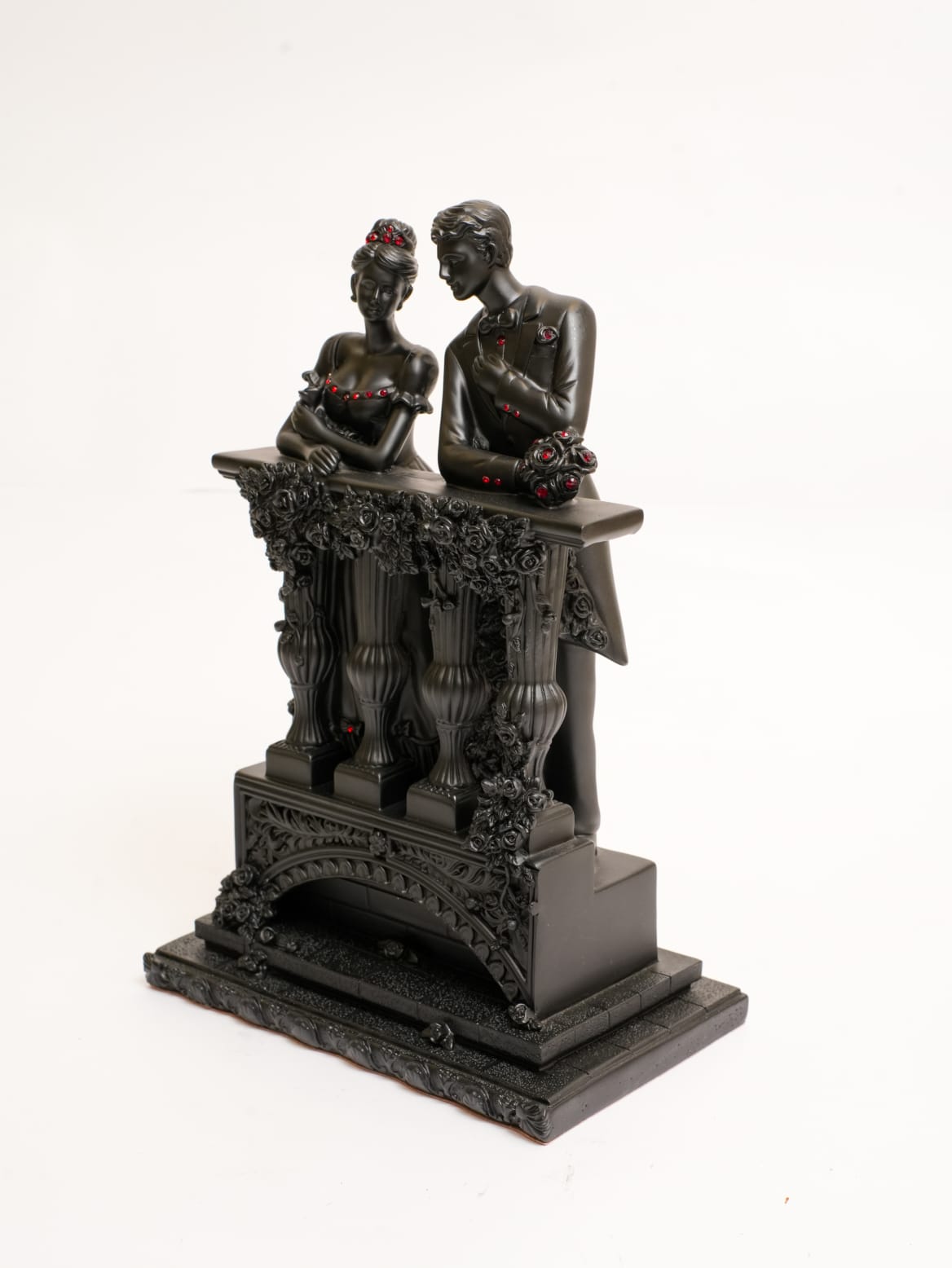 TIMELESS ROMANCE WEDDING SCULPTURE