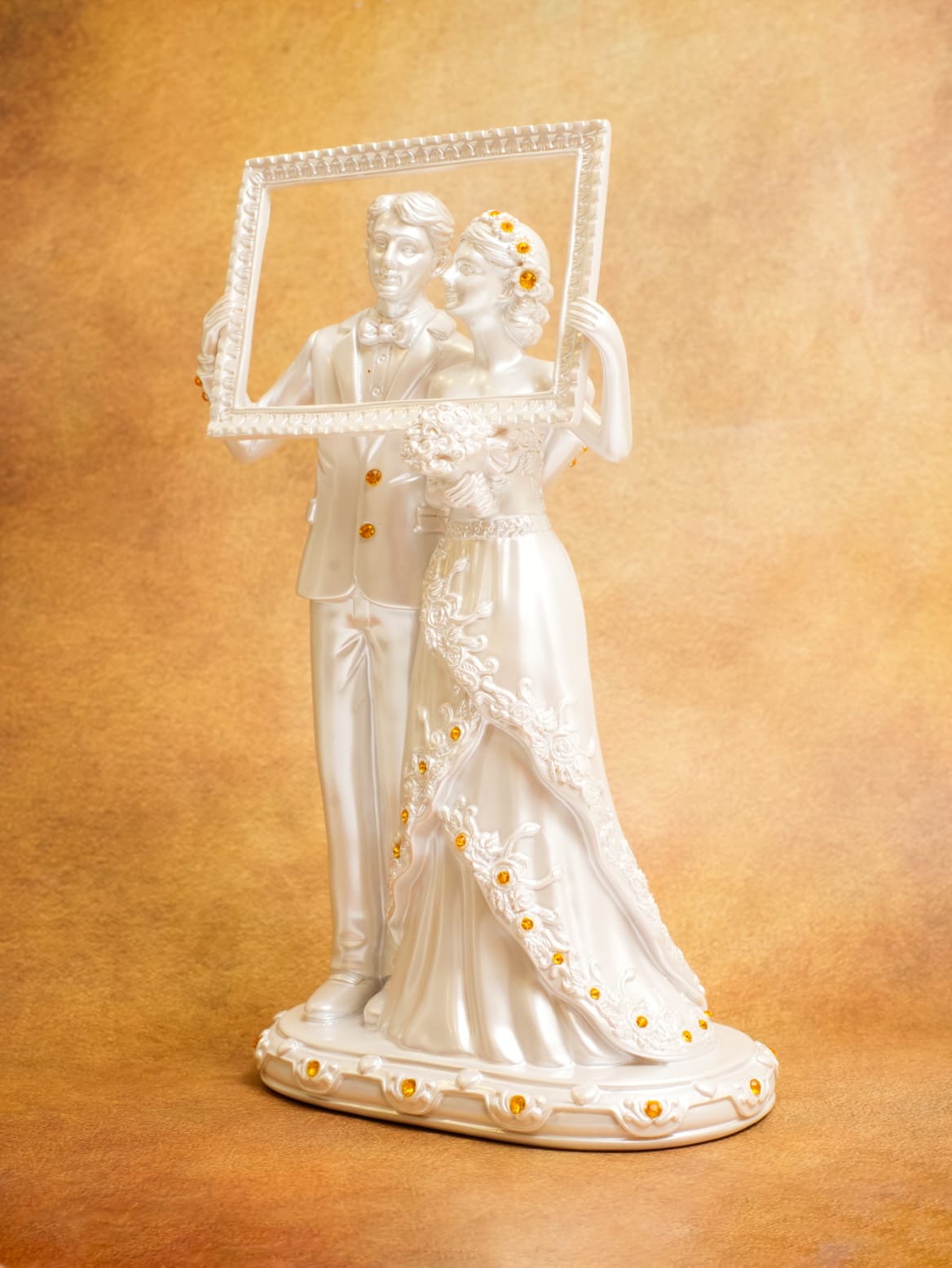 PICTURE-PERFECT LOVE WEDDING FIGURINE