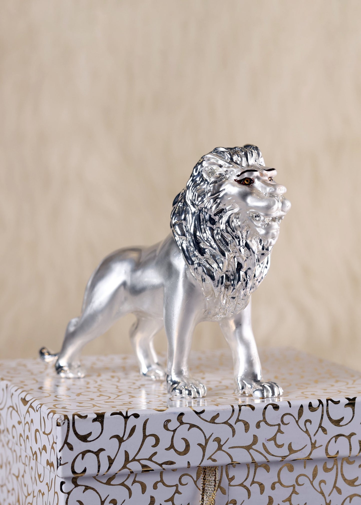 LION SILVER PLATED EMBERY FINISH
