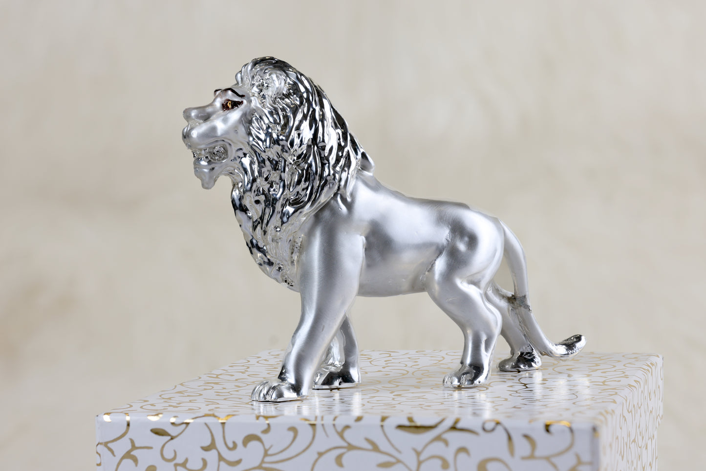 LION SILVER PLATED EMBERY FINISH