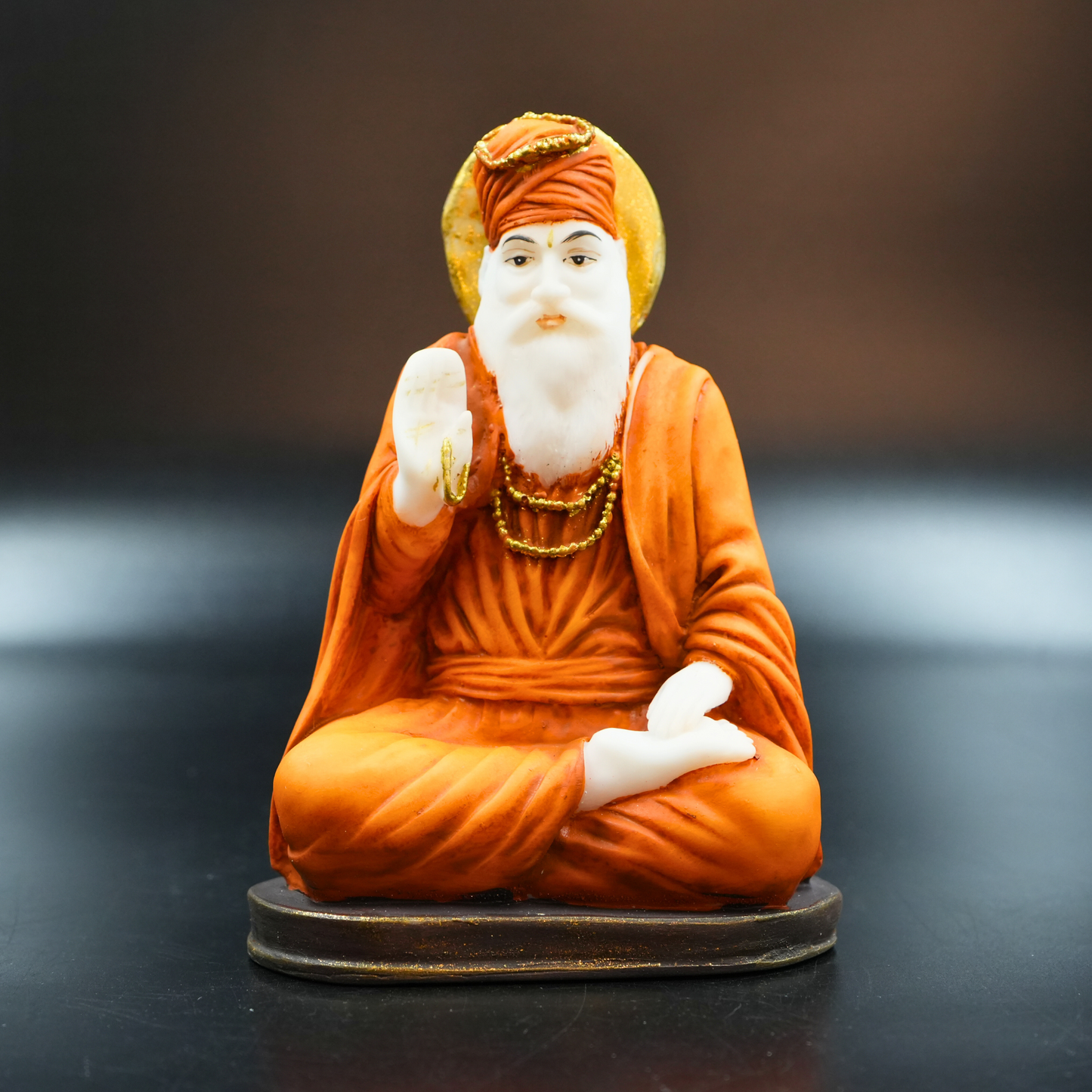 Divine Guru Nanak Dev Ji Idol