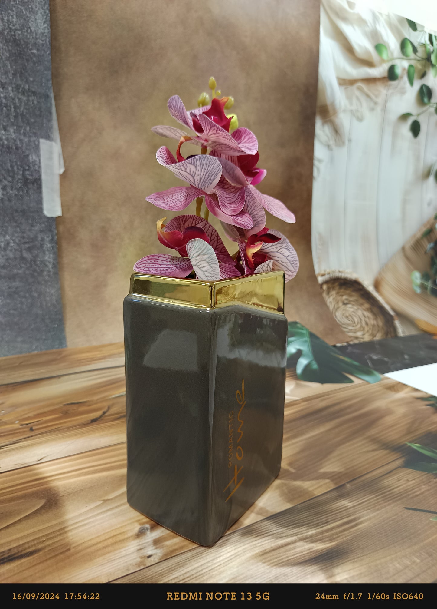 VASE 3