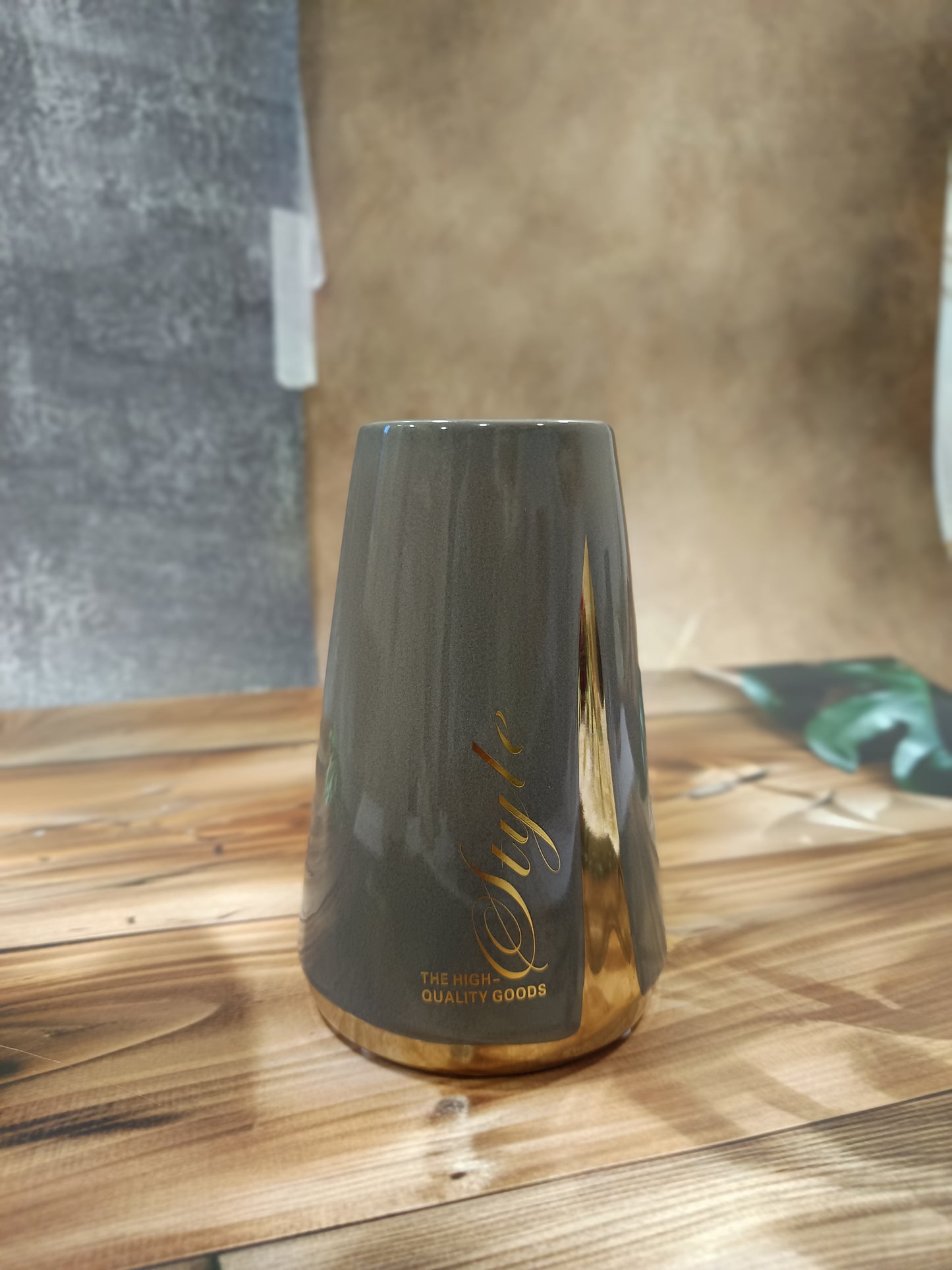 VASE 3