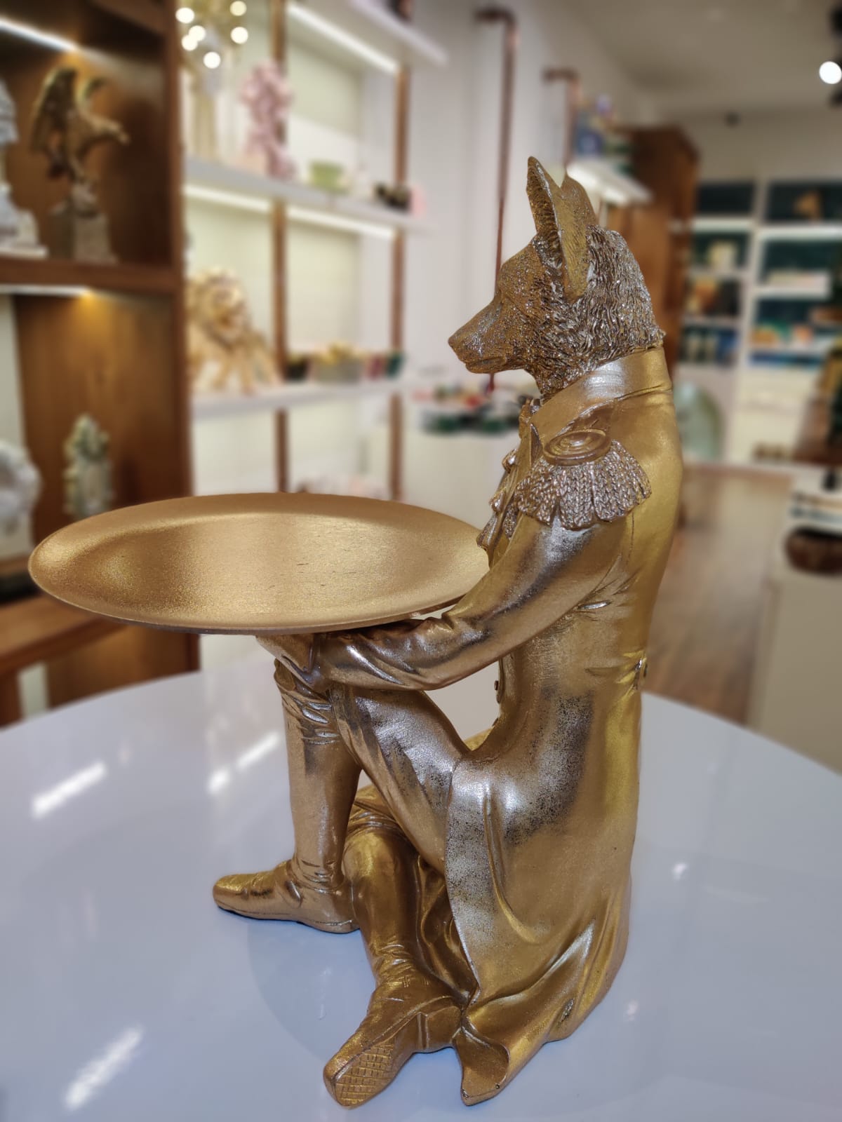Sauve Wolf Sitting-black