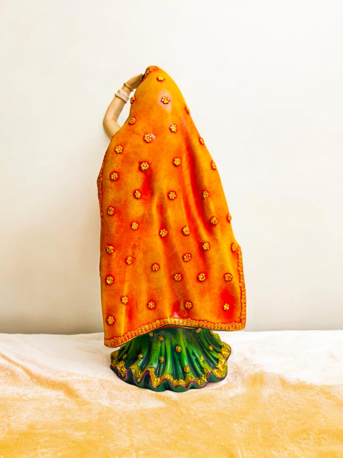 Traditional Rajasthani Woman Showpiece – Handcrafted Decor