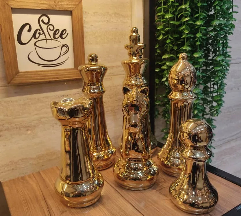Golden Chess King Decor Set – Regal Grandeur in Gold