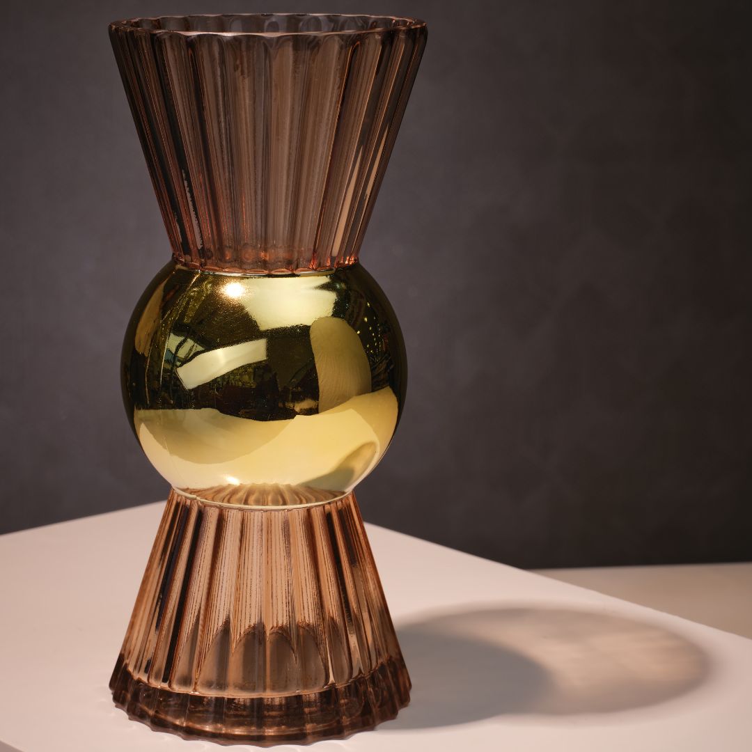 🎁 MODERN AMBER GLASS VASE WITH GOLD ACCENTS (Discount)