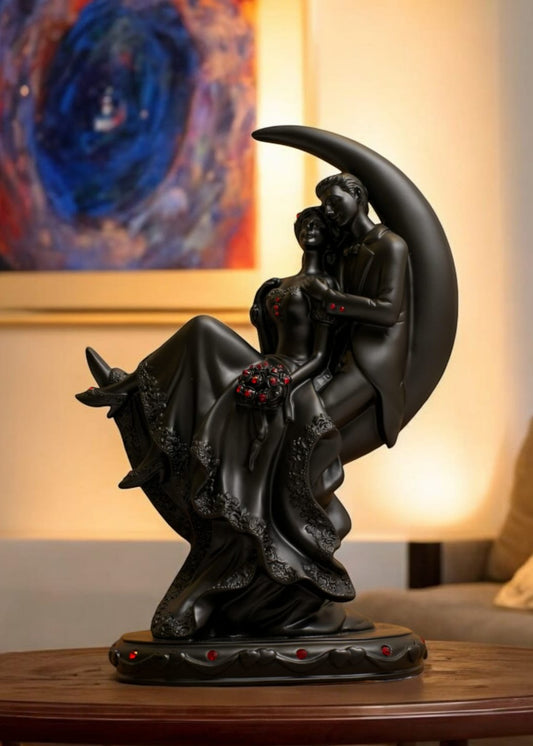 🎁 Romantic Couple Showpiece for Home Décor (Discount)