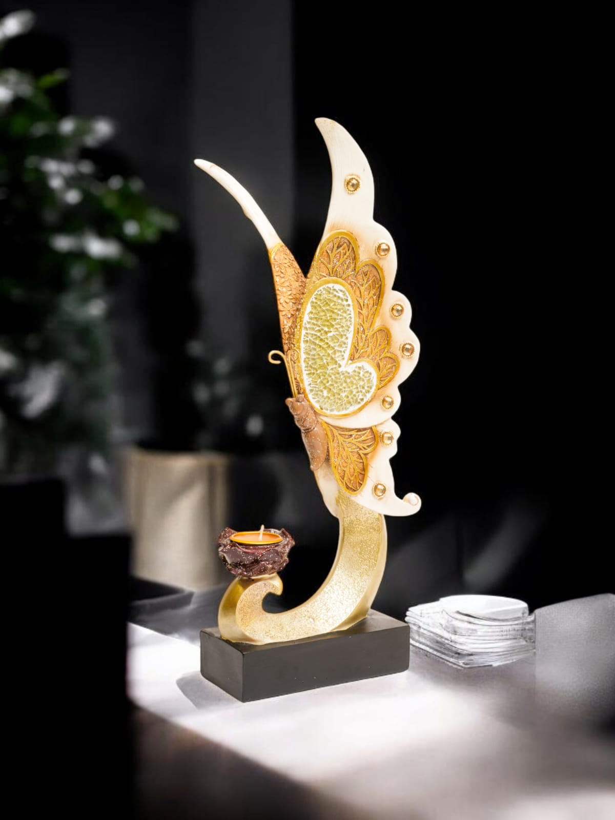 GOLDEN BUTTERFLY CANDLE HOLDER – ELEGANT DECORATIVE ACCENT