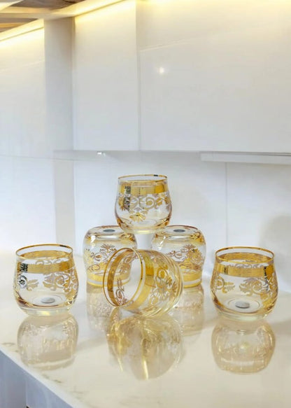 Elegant crystal glasses with embossed gold rim by Mirana Decoor