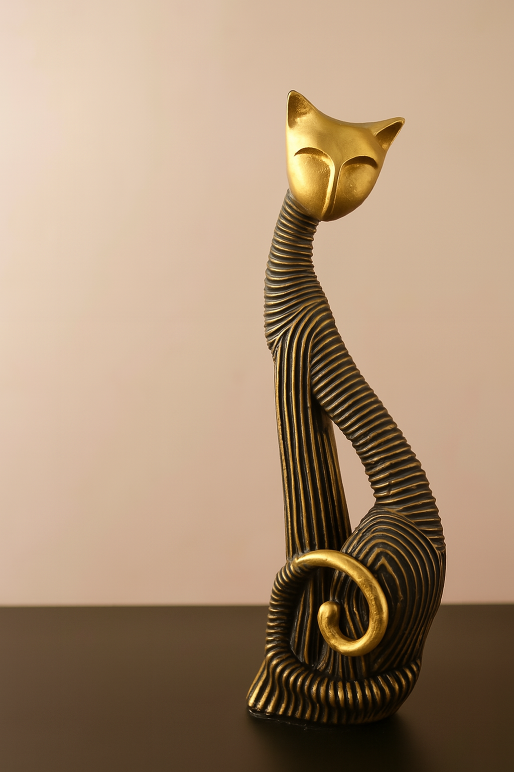 Abstract Cat Sculptures – Modern Art Decor