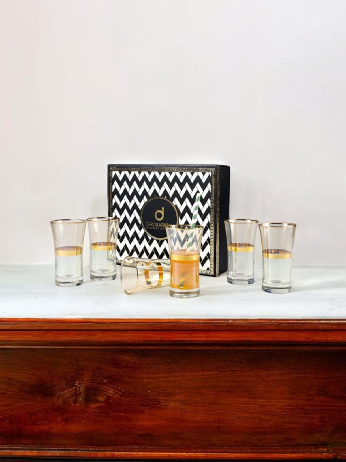 Six 300ml green glasses with gold accents