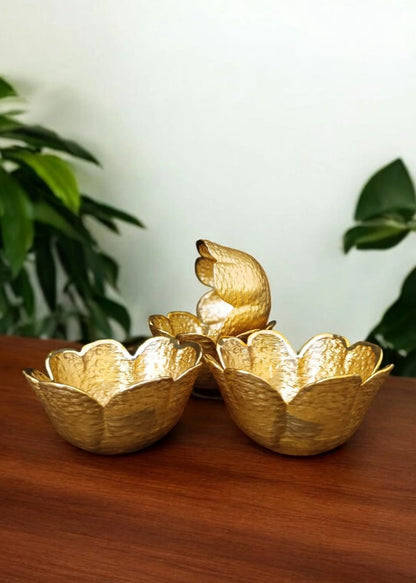 Luxury Gold Flower-Shaped Bowl Set – 4 Pieces