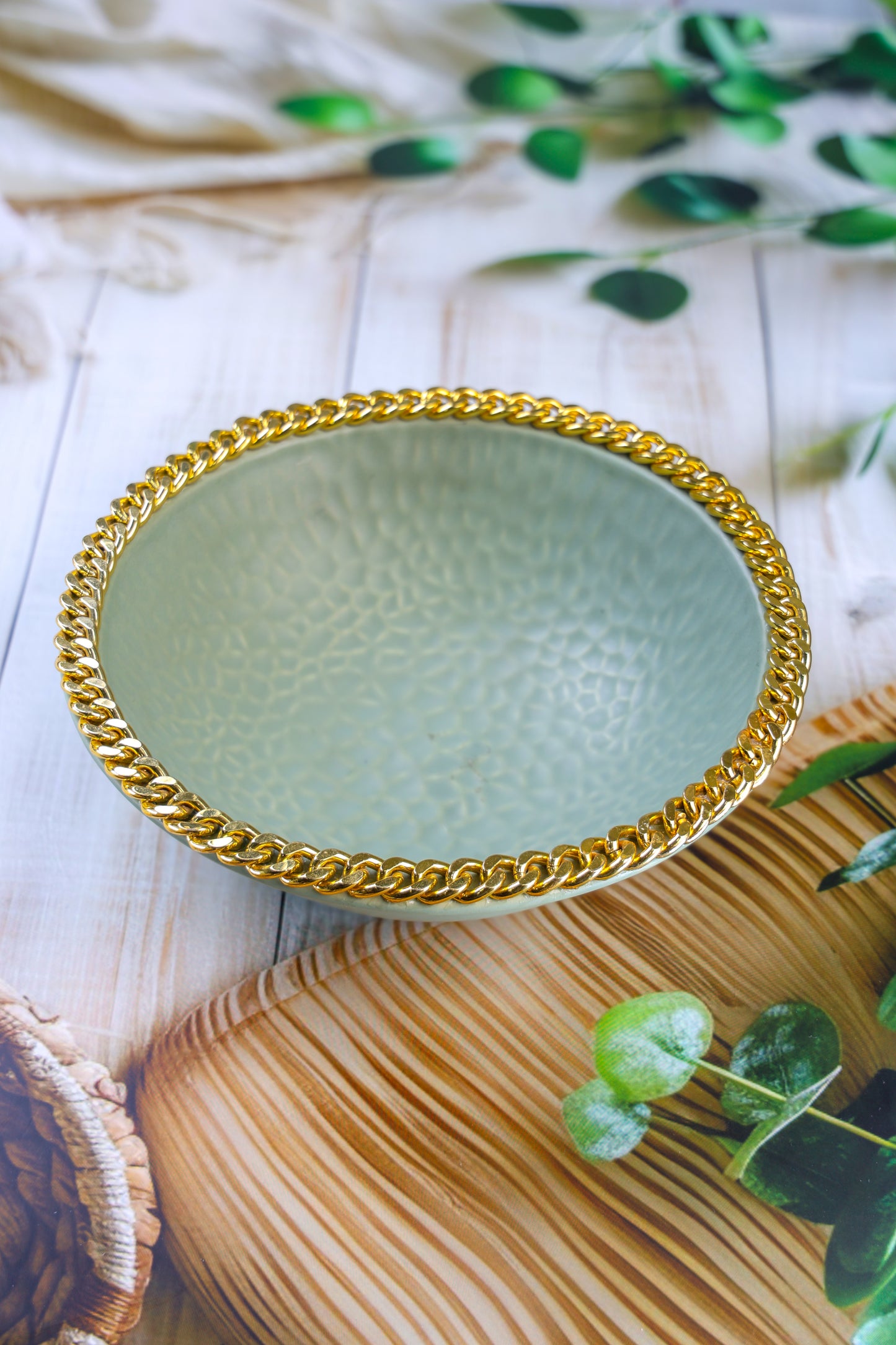 GILDED ELEGANCE SERVING BOWL