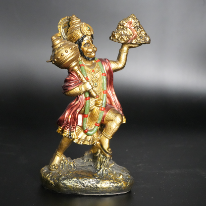 statue of Lord Hanuman carrying the Sanjeevani mountain