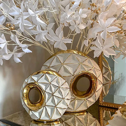 GEOMETRIC GOLD ACCENT VASE